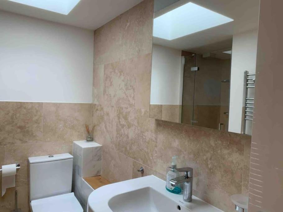 Luxury 3-Bedroom Townhouse In Hackney Londýn Exteriér fotografie